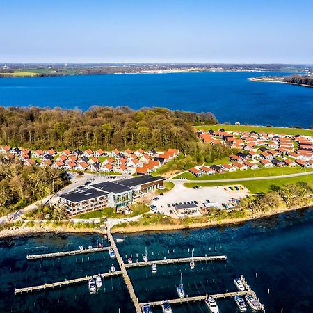 Enjoy Resorts Marina Fiskenaes - Wellness & Waterpark Гростен Экстерьер фото